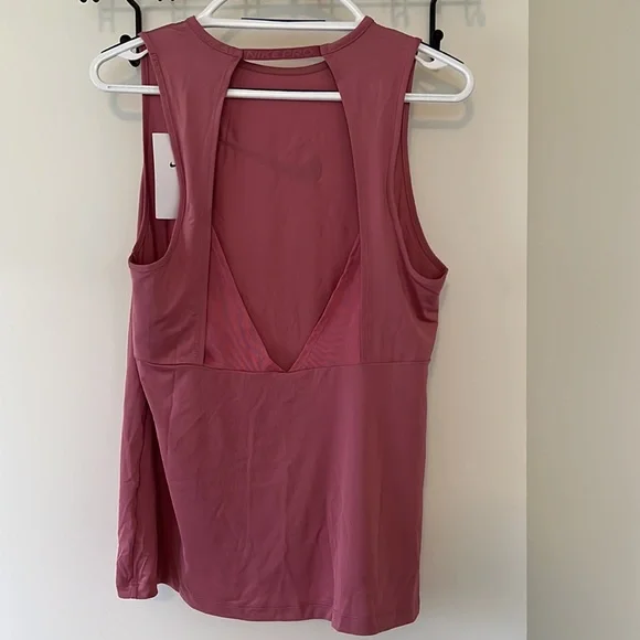 NWT Nike Tank women’s size medium - Picture 3 of 5
